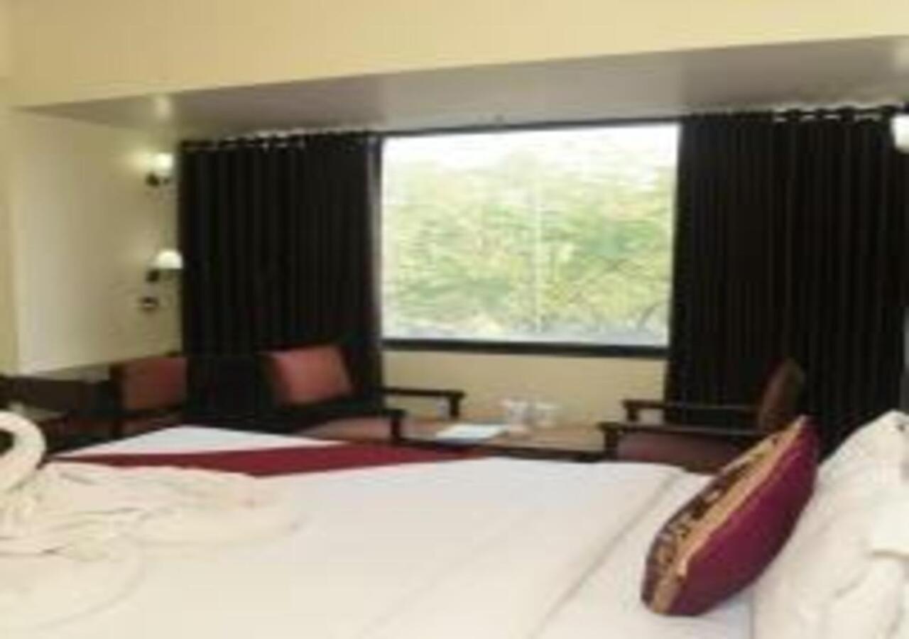 Hotel Rajhans International Bhāgalpur Extérieur photo
